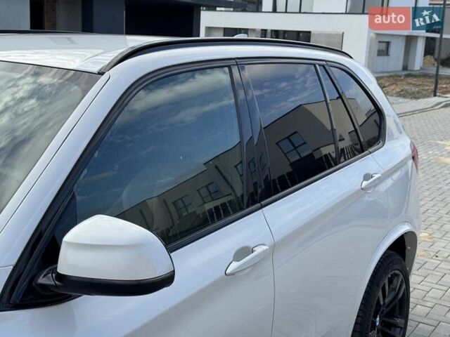 Білий БМВ Х5, об'ємом двигуна 2.99 л та пробігом 227 тис. км за 32900 $, фото 18 на Automoto.ua