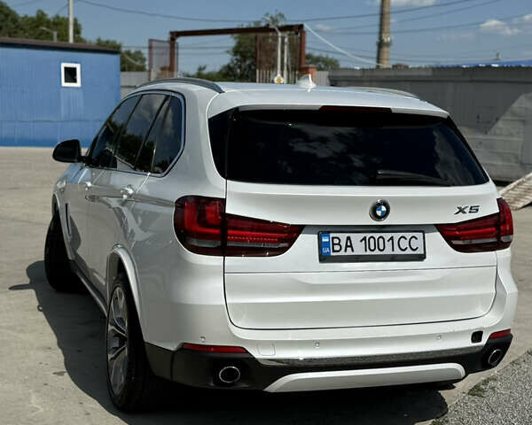 Белый БМВ Х5, объемом двигателя 2.99 л и пробегом 280 тыс. км за 27500 $, фото 1 на Automoto.ua