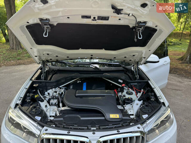 Белый БМВ Х5, объемом двигателя 2 л и пробегом 170 тыс. км за 26000 $, фото 26 на Automoto.ua