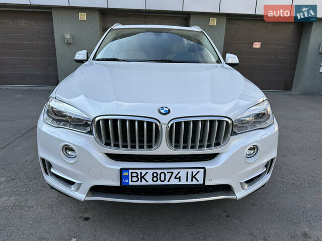 Белый БМВ Х5, объемом двигателя 3 л и пробегом 211 тыс. км за 28999 $, фото 10 на Automoto.ua