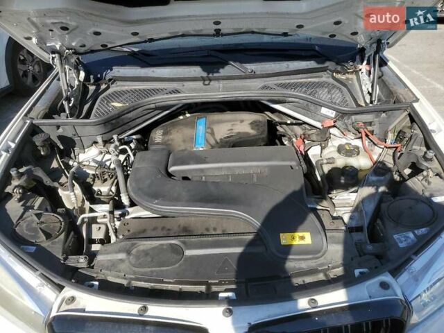 Белый БМВ Х5, объемом двигателя 2 л и пробегом 146 тыс. км за 7350 $, фото 11 на Automoto.ua