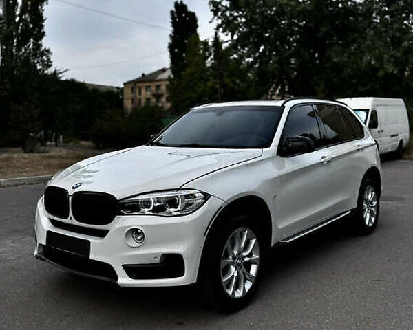 Белый БМВ Х5, объемом двигателя 2.98 л и пробегом 142 тыс. км за 25000 $, фото 1 на Automoto.ua