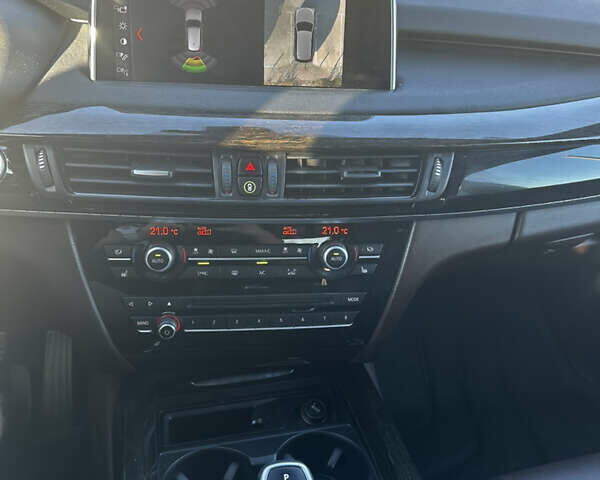 Белый БМВ Х5, объемом двигателя 2.99 л и пробегом 150 тыс. км за 39999 $, фото 13 на Automoto.ua