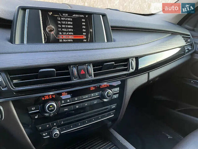 Білий БМВ Х5, об'ємом двигуна 2 л та пробігом 158 тис. км за 25999 $, фото 4 на Automoto.ua