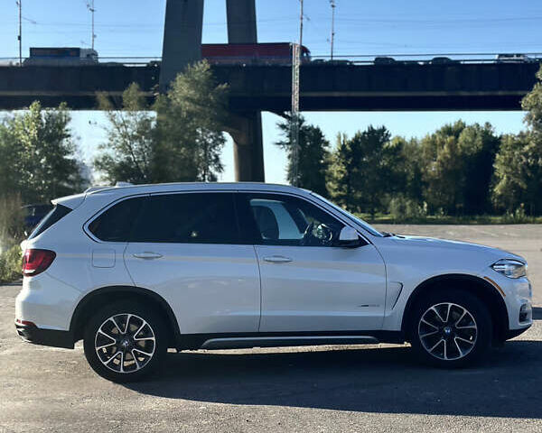 Белый БМВ Х5, объемом двигателя 2.99 л и пробегом 150 тыс. км за 39999 $, фото 3 на Automoto.ua