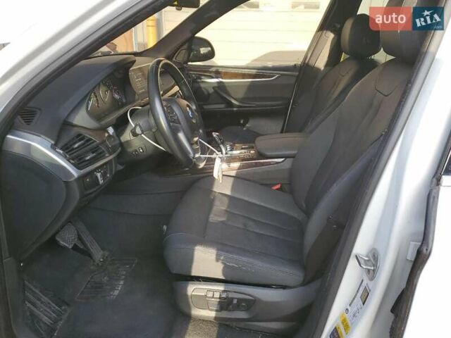 Белый БМВ Х5, объемом двигателя 2 л и пробегом 128 тыс. км за 8500 $, фото 6 на Automoto.ua