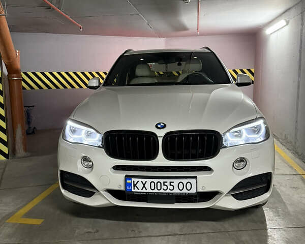 Белый БМВ Х5, объемом двигателя 2.98 л и пробегом 155 тыс. км за 32500 $, фото 1 на Automoto.ua