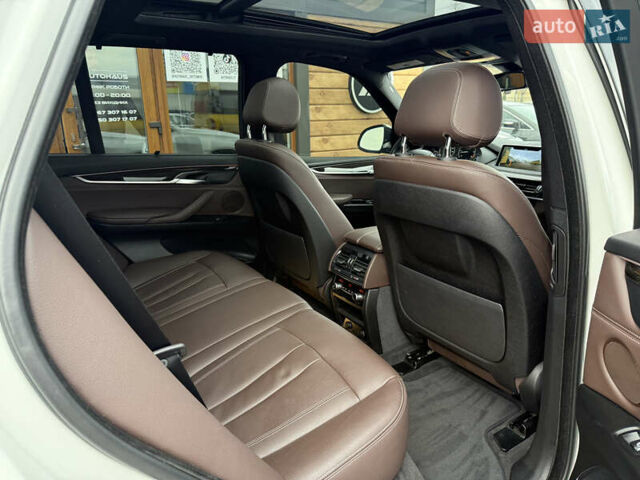 Білий БМВ Х5, об'ємом двигуна 2.99 л та пробігом 213 тис. км за 28800 $, фото 11 на Automoto.ua