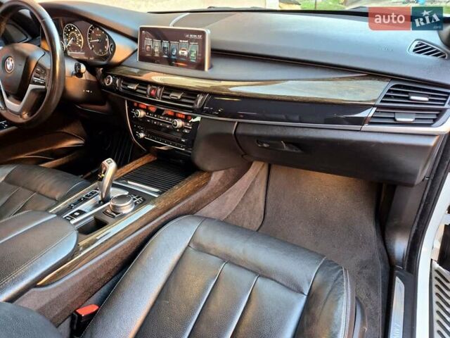 Белый БМВ Х5, объемом двигателя 2.99 л и пробегом 110 тыс. км за 31900 $, фото 27 на Automoto.ua