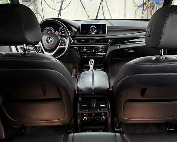 Белый БМВ Х5, объемом двигателя 2.98 л и пробегом 142 тыс. км за 25000 $, фото 18 на Automoto.ua