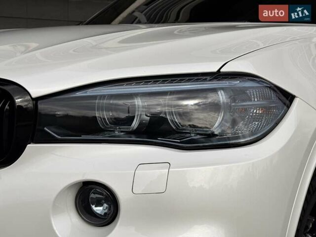 Белый БМВ Х5, объемом двигателя 2.98 л и пробегом 154 тыс. км за 34500 $, фото 4 на Automoto.ua