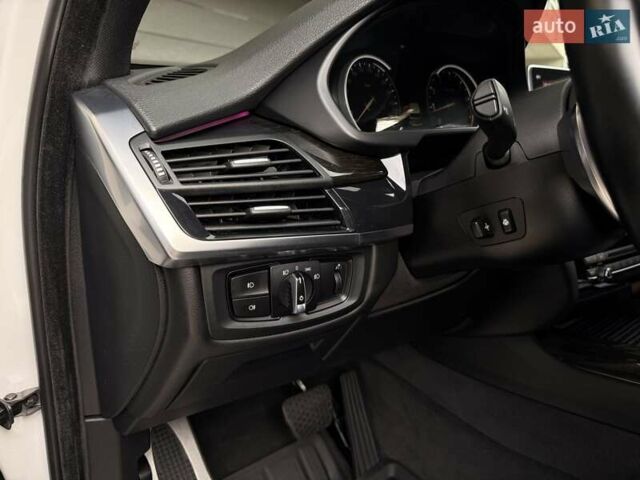 Белый БМВ Х5, объемом двигателя 2.98 л и пробегом 154 тыс. км за 34500 $, фото 30 на Automoto.ua