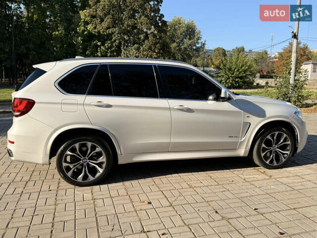 Белый БМВ Х5, объемом двигателя 3 л и пробегом 140 тыс. км за 30000 $, фото 9 на Automoto.ua