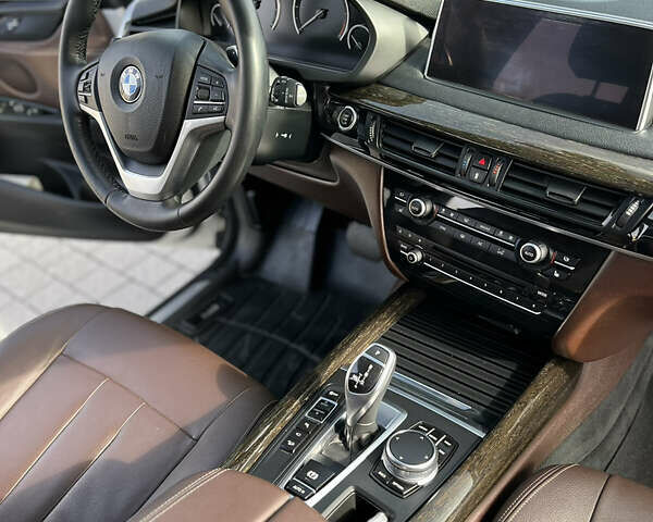 Белый БМВ Х5, объемом двигателя 2.99 л и пробегом 292 тыс. км за 26999 $, фото 28 на Automoto.ua