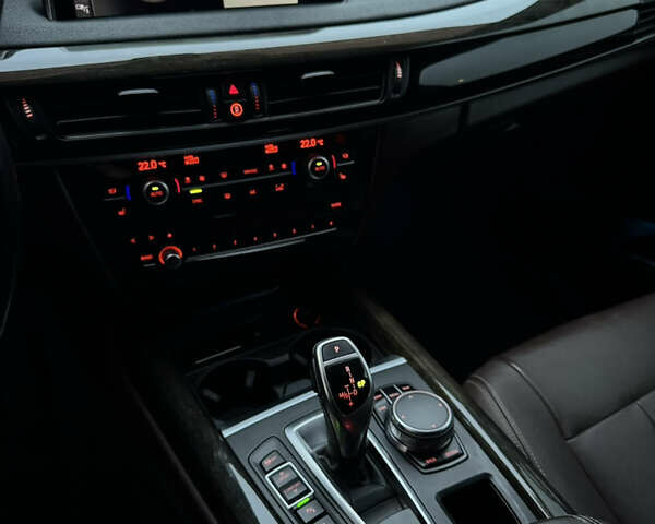 Білий БМВ Х5, об'ємом двигуна 2.99 л та пробігом 218 тис. км за 32900 $, фото 2 на Automoto.ua