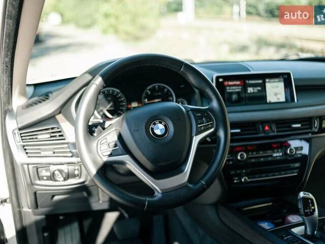 Білий БМВ Х5, об'ємом двигуна 2 л та пробігом 153 тис. км за 32800 $, фото 14 на Automoto.ua