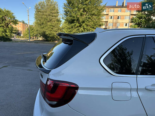 Белый БМВ Х5, объемом двигателя 2 л и пробегом 100 тыс. км за 32000 $, фото 19 на Automoto.ua