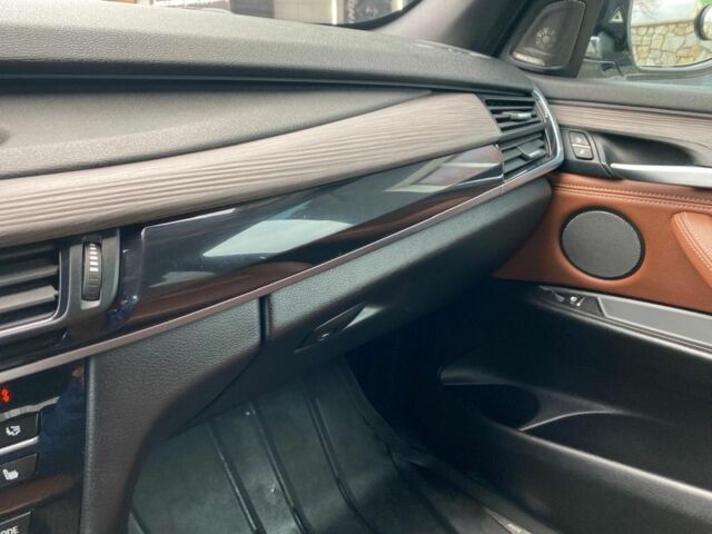 Белый БМВ Х5, объемом двигателя 3 л и пробегом 249 тыс. км за 35000 $, фото 10 на Automoto.ua