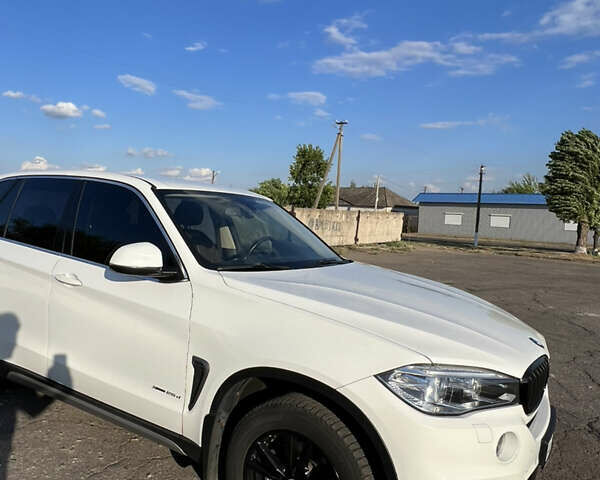 Білий БМВ Х5, об'ємом двигуна 2 л та пробігом 158 тис. км за 25999 $, фото 20 на Automoto.ua