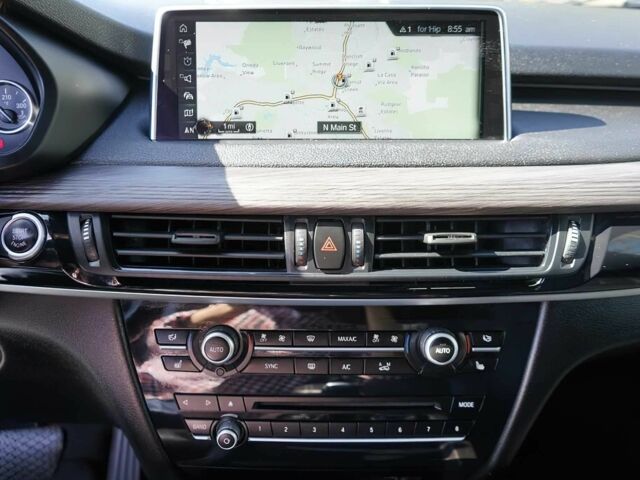 Белый БМВ Х5, объемом двигателя 3 л и пробегом 64 тыс. км за 9800 $, фото 7 на Automoto.ua