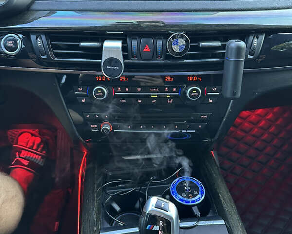 Белый БМВ Х5, объемом двигателя 2 л и пробегом 100 тыс. км за 32000 $, фото 20 на Automoto.ua