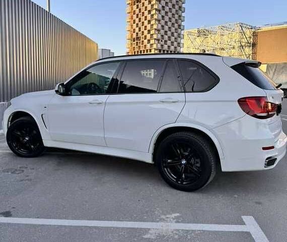 Білий БМВ Х5, об'ємом двигуна 2 л та пробігом 89 тис. км за 21000 $, фото 5 на Automoto.ua