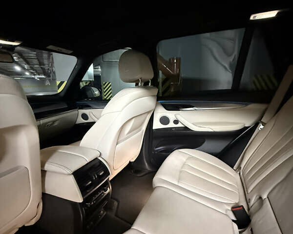 Белый БМВ Х5, объемом двигателя 2.98 л и пробегом 155 тыс. км за 32500 $, фото 5 на Automoto.ua