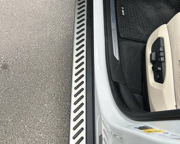 Белый БМВ Х5, объемом двигателя 2 л и пробегом 82 тыс. км за 33900 $, фото 35 на Automoto.ua