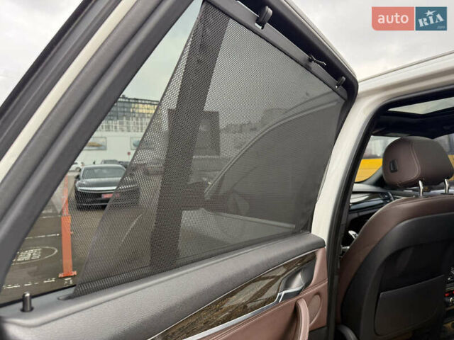 Білий БМВ Х5, об'ємом двигуна 2.99 л та пробігом 213 тис. км за 28800 $, фото 27 на Automoto.ua