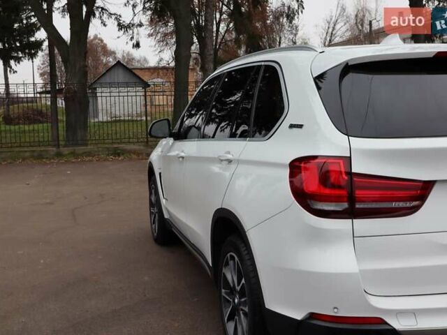 Белый БМВ Х5, объемом двигателя 2 л и пробегом 217 тыс. км за 27500 $, фото 7 на Automoto.ua