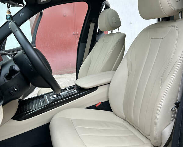 Белый БМВ Х5, объемом двигателя 2 л и пробегом 82 тыс. км за 33900 $, фото 30 на Automoto.ua