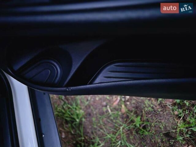 Белый БМВ Х5, объемом двигателя 3 л и пробегом 205 тыс. км за 25000 $, фото 57 на Automoto.ua