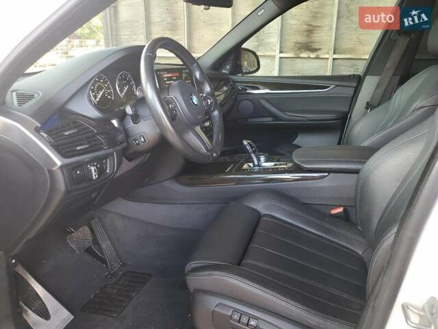 Білий БМВ Х5, об'ємом двигуна 2 л та пробігом 96 тис. км за 8500 $, фото 6 на Automoto.ua