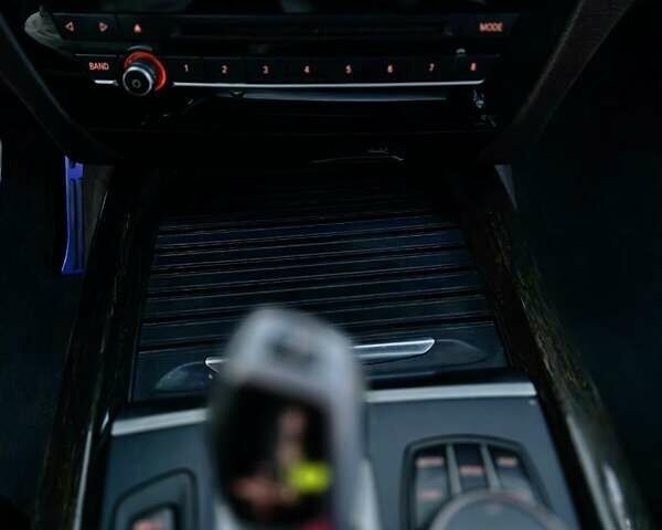 Белый БМВ Х5, объемом двигателя 3 л и пробегом 205 тыс. км за 25000 $, фото 26 на Automoto.ua