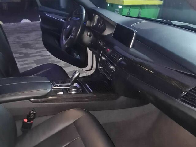 Білий БМВ Х5, об'ємом двигуна 2 л та пробігом 158 тис. км за 35500 $, фото 18 на Automoto.ua