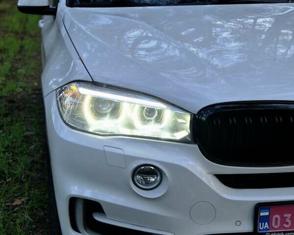 Белый БМВ Х5, объемом двигателя 3 л и пробегом 205 тыс. км за 25000 $, фото 11 на Automoto.ua