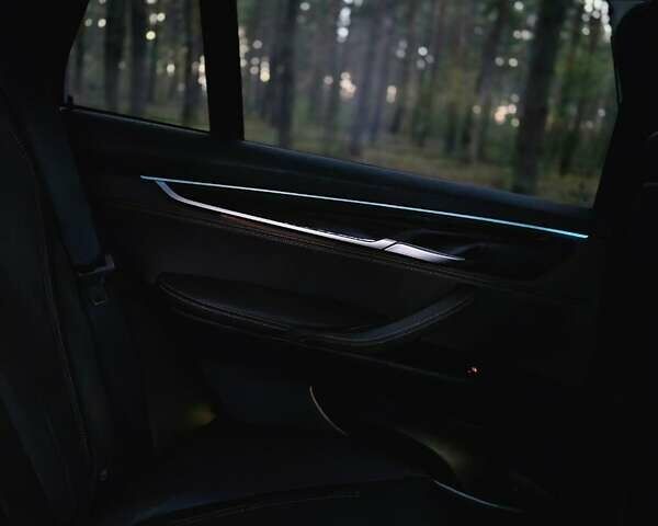 Белый БМВ Х5, объемом двигателя 3 л и пробегом 205 тыс. км за 25000 $, фото 42 на Automoto.ua