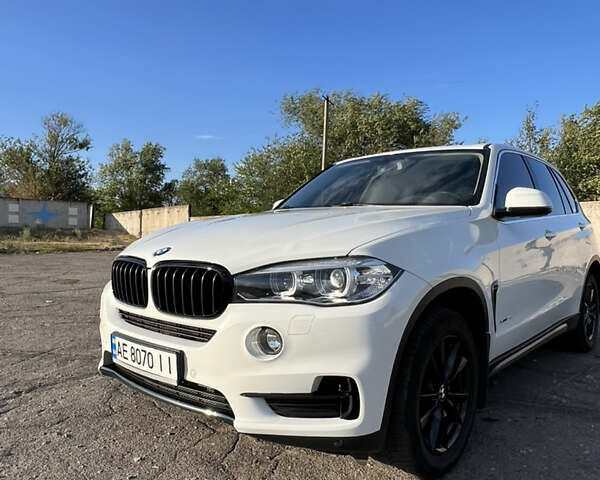 Білий БМВ Х5, об'ємом двигуна 2 л та пробігом 158 тис. км за 25999 $, фото 13 на Automoto.ua