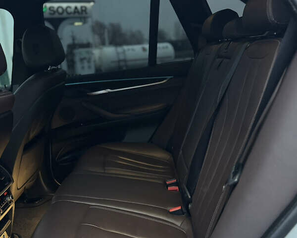 Білий БМВ Х5, об'ємом двигуна 2.99 л та пробігом 218 тис. км за 32900 $, фото 10 на Automoto.ua