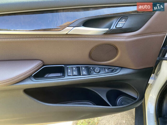 Белый БМВ Х5, объемом двигателя 2 л и пробегом 193 тыс. км за 35000 $, фото 9 на Automoto.ua