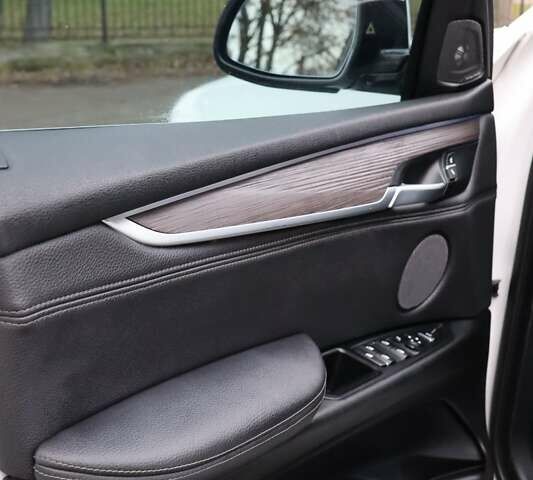 Белый БМВ Х5, объемом двигателя 2 л и пробегом 217 тыс. км за 27500 $, фото 16 на Automoto.ua