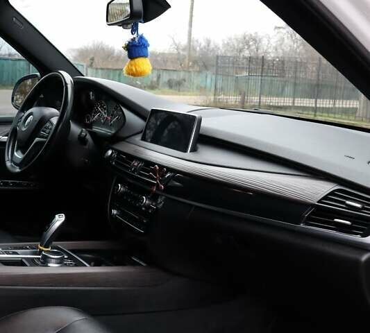 Белый БМВ Х5, объемом двигателя 2 л и пробегом 217 тыс. км за 27500 $, фото 19 на Automoto.ua