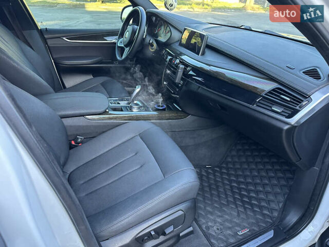 Белый БМВ Х5, объемом двигателя 2 л и пробегом 100 тыс. км за 32000 $, фото 13 на Automoto.ua