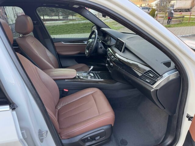 Белый БМВ Х5, объемом двигателя 3 л и пробегом 106 тыс. км за 28999 $, фото 19 на Automoto.ua