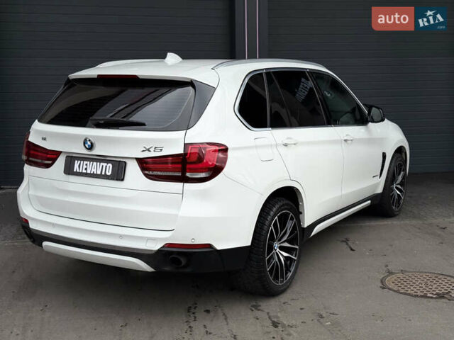 Белый БМВ Х5, объемом двигателя 2 л и пробегом 177 тыс. км за 26000 $, фото 5 на Automoto.ua