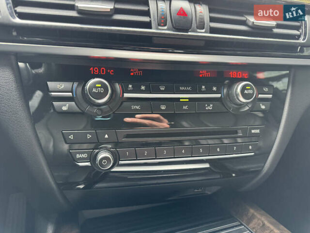 Белый БМВ Х5, объемом двигателя 2.98 л и пробегом 84 тыс. км за 31000 $, фото 18 на Automoto.ua