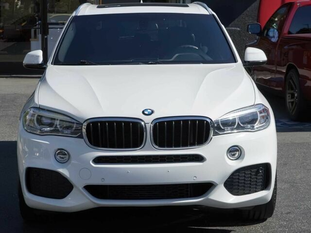 Белый БМВ Х5, объемом двигателя 3 л и пробегом 64 тыс. км за 9800 $, фото 1 на Automoto.ua