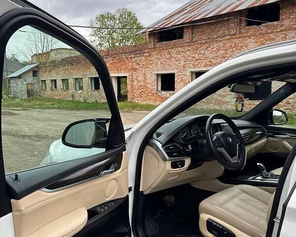 Белый БМВ Х5, объемом двигателя 3 л и пробегом 222 тыс. км за 22200 $, фото 8 на Automoto.ua