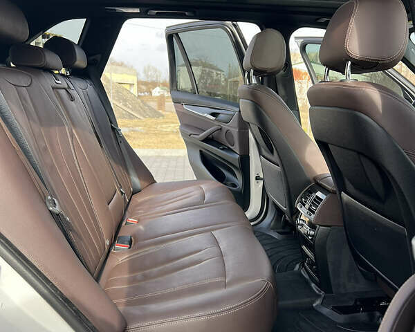 Белый БМВ Х5, объемом двигателя 2.99 л и пробегом 292 тыс. км за 26999 $, фото 22 на Automoto.ua