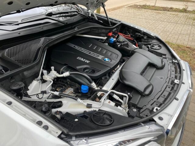 Белый БМВ Х5, объемом двигателя 3 л и пробегом 249 тыс. км за 35000 $, фото 13 на Automoto.ua